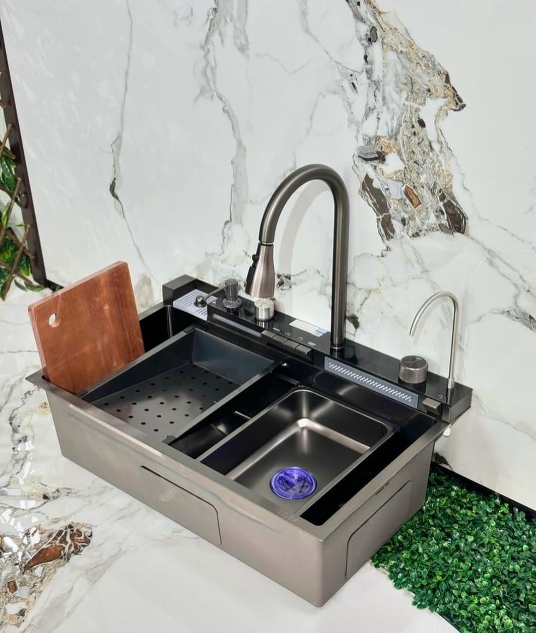 Takeer - Kitchen sink Button 

Size:75*45

Material🧱:Stainless steel 

Colour:Black⚫️

Price🤑:550,000TSh

Status:Available ✅

📍Kariakoo Gerezani 

📲
Del...