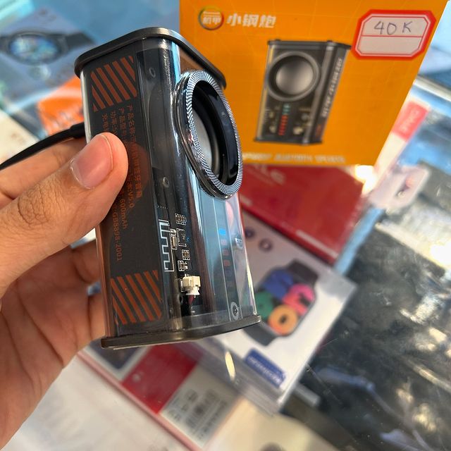 Takeer - K07 transparent speaker
Price:40,000/tzs
Cash on delivery📦✅
📦Mikocheni A
📞call/whatsapp: