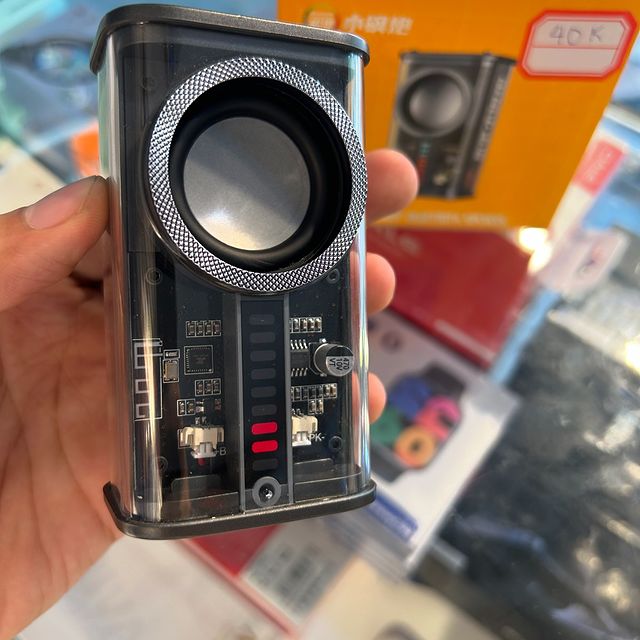 Takeer - K07 transparent speaker 
Price:40,000/=tzs
Cash on delivery 📦✅
📍Mikocheni A
📞call/whatsapp: