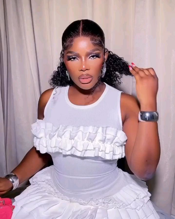 Takeer - 👗 Available

45,000