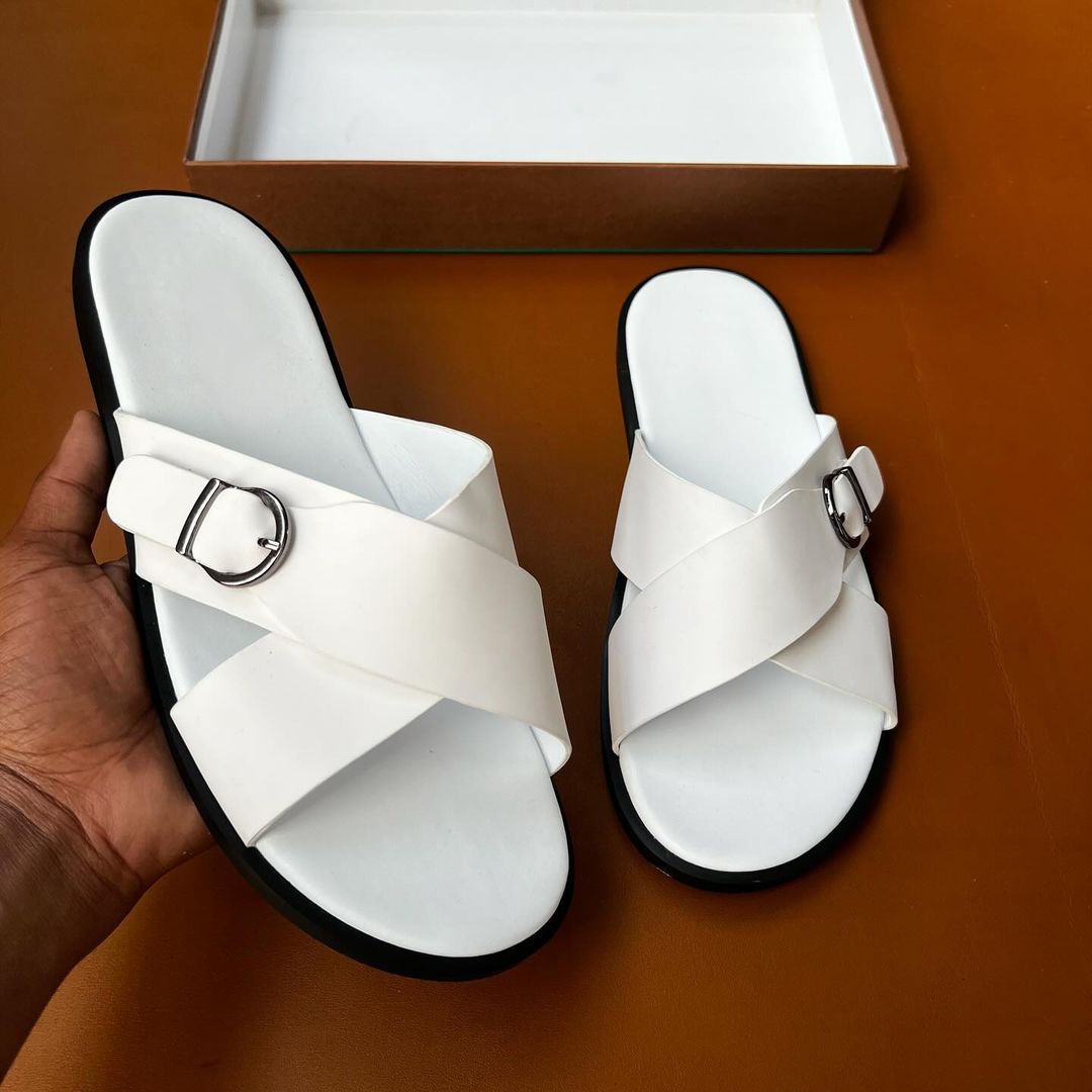 Takeer - ✅size 40- - - - - -46
✅Price Tsh 75,000
✅Unisex
✅🛍🎁📦
📍kariakoo congotower 📶2nd floor
☎️📲📞  ❌No free delivery 🚚🏍🛥