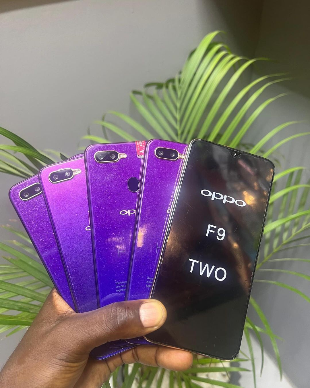 Takeer - Offer offer offer offer!!!
OPPO F9
✳️Gb 128
✳️Ram 6
✳️Camera nzuri
✳️Battery 4230 mAh
💰Bei 160,000/=

Vivo Y17
✅Gb256
✅Ram8
✅Camera nzuri
✅Battery...