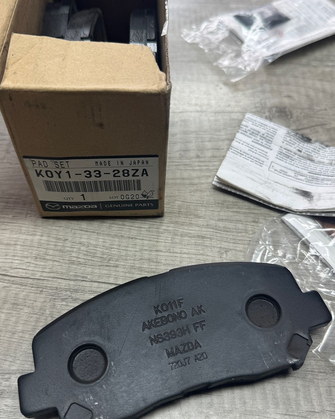 Takeer - GENUINE 
BRAKE PADS FRONT FOR MAZDACX 5 
AND REAR 
