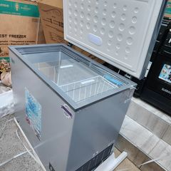 Takeer - Brand: Roch
Model No:  RCF-230B-B
Product: Single Door Chest Freezer with VCM Door Panel
Capacity: 230 Litres
Price Tzs 660,000 

Call or WhatsApp ...