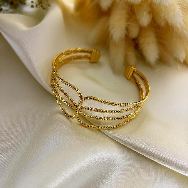 Takeer - Bracelet 10000
Calls/WhatsApp 