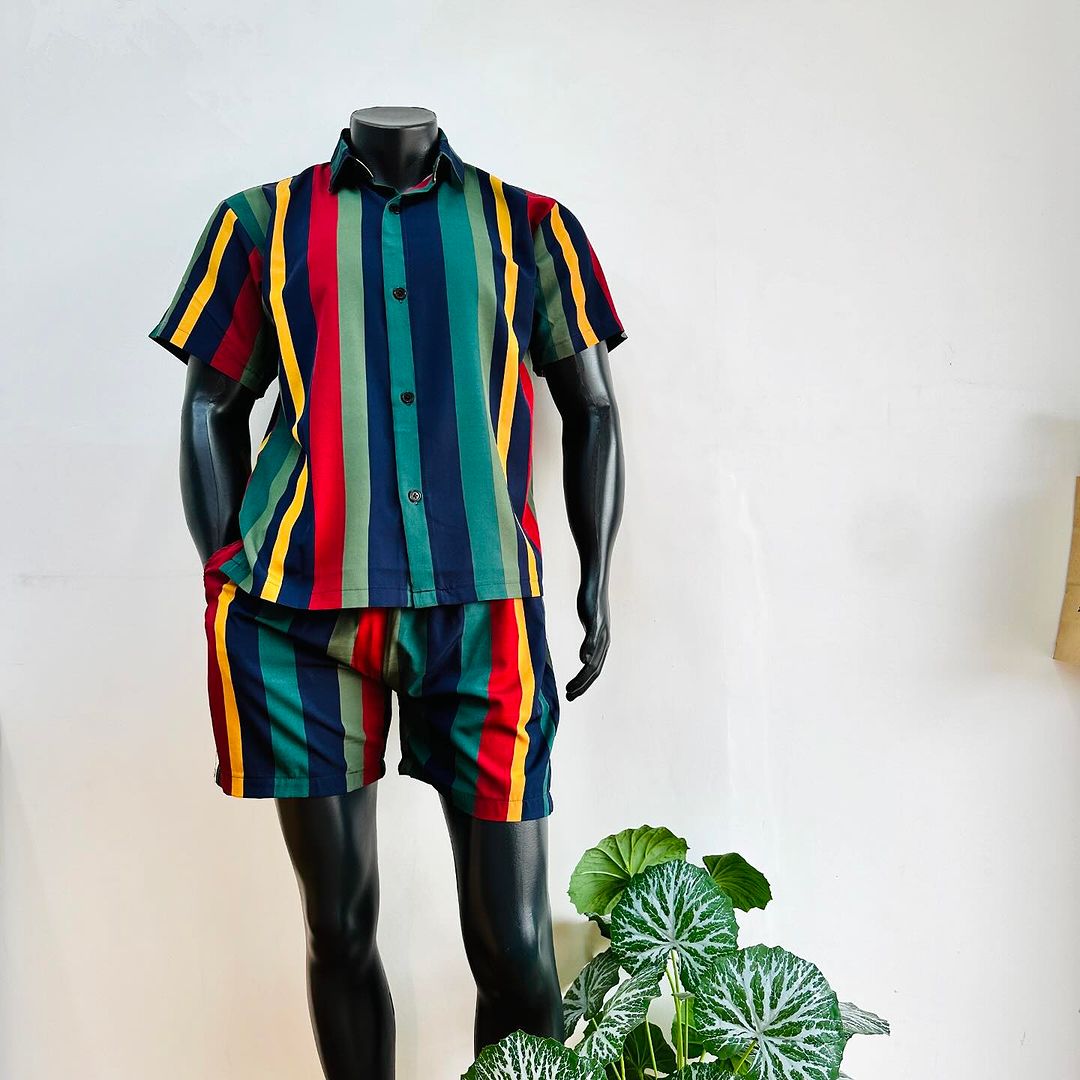 Takeer - Add a splash of color to your wardrobe with our vibrant, unisex striped shirt! Perfect for brightening up anyone's day. 🌈👕 

Tshs - 25,000/= A SH...