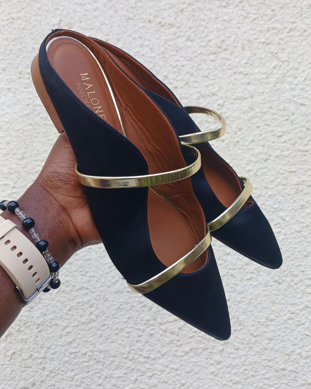 Takeer - As a woman, one thing you should never ever do is settling for less when it comes to your shoes, so karibuni sana  muweze jipatia viatu vizuri vya ...