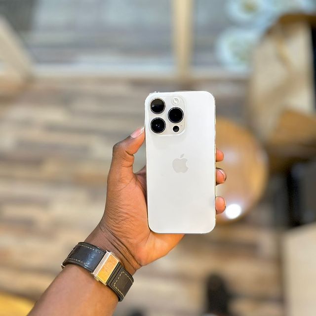 Takeer - iPHONE 14 PRO
 (128GB) DOUS 
 BH 89% 
FACE ID & TT 
APPLE WARRANTY (MAY2024) 
Tsh 2,450,000/=

Tupigie simu Namba 
Tupo Jengo la china plaza duka 1...