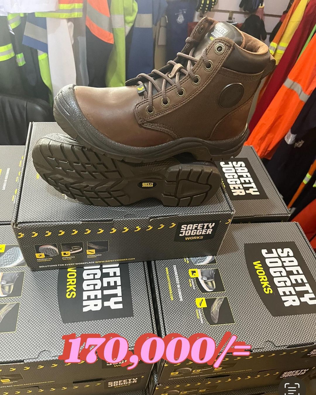 Takeer - Safety boot available.
Size 39---45
Brand;Jogger Dakar
Call/Whatsapp: