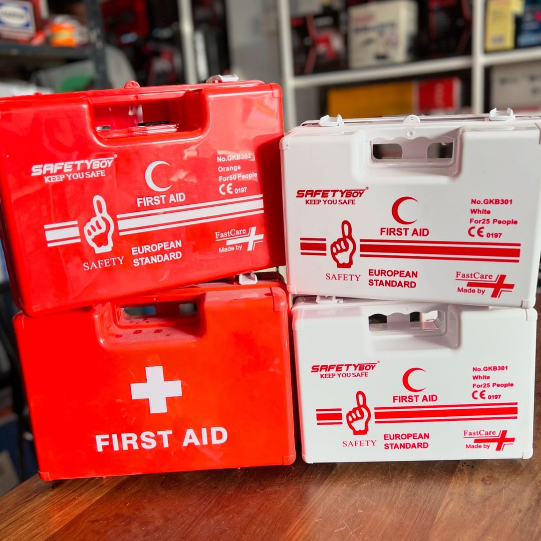 Takeer - .
.
📌For first aid and this first aid kit ⛑️ 

📌For 25people, 50 people and 100 people 

📌Contact us

📱📞/ WhatsApp 

📍Location kamata Gerezan...