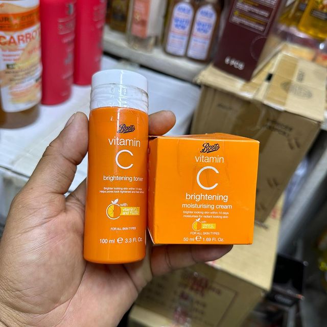 Takeer - BOOTS VITAMIN C BRIGHTENING face cream & Toner

⭐️This products will make your skin smooth ,fresh and clean 👌
.
⭐️Jamani  ukianza kutumia hutaacha...