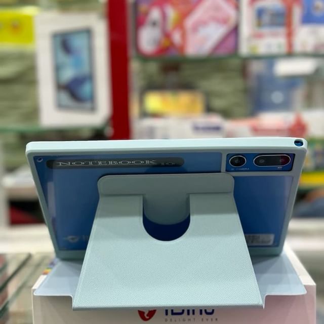 Takeer - MWAMBA HUYU APA!! IDINO. Notebook10 

Price 370,000
Call/WhatsApp 
512gb
8ram
10.1 display 
Wireless Mouse 
Wireless keyboard 
Drawing ✍️ Pen
Andro...