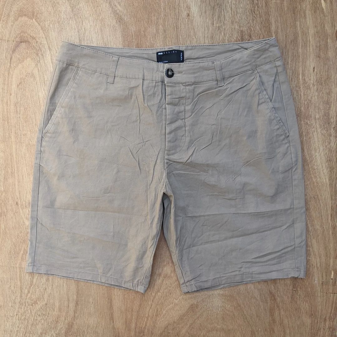 Takeer - Size 34,
Price, 15,000/=