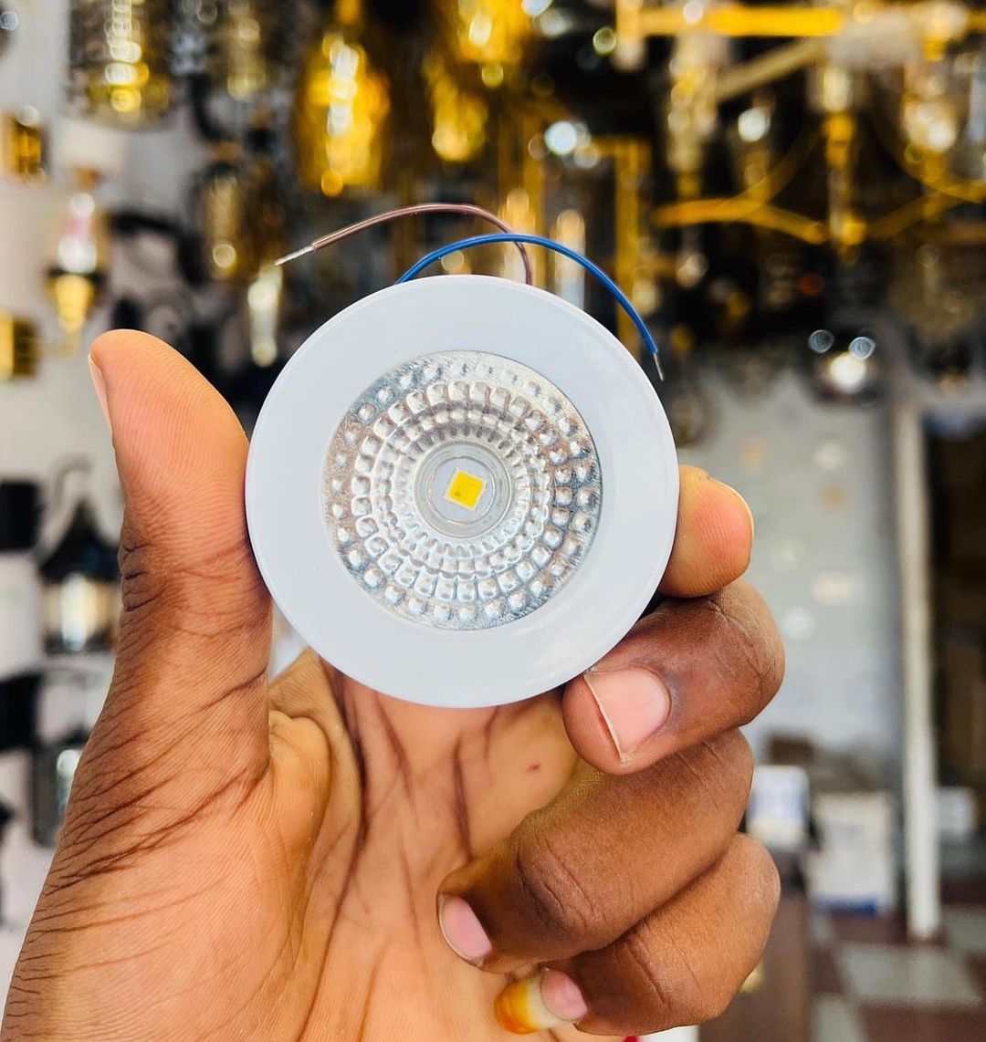 Takeer - PRICE Tsh 6,500/=
LED MAGNET DOWNLIGHT
Watts 3
Color::𝘞𝘩𝘪𝘵𝘦
📍SINZA Kamanyola 
📞/WhatsApp  in Dar,Mikoani Tunatuma 👋🤞