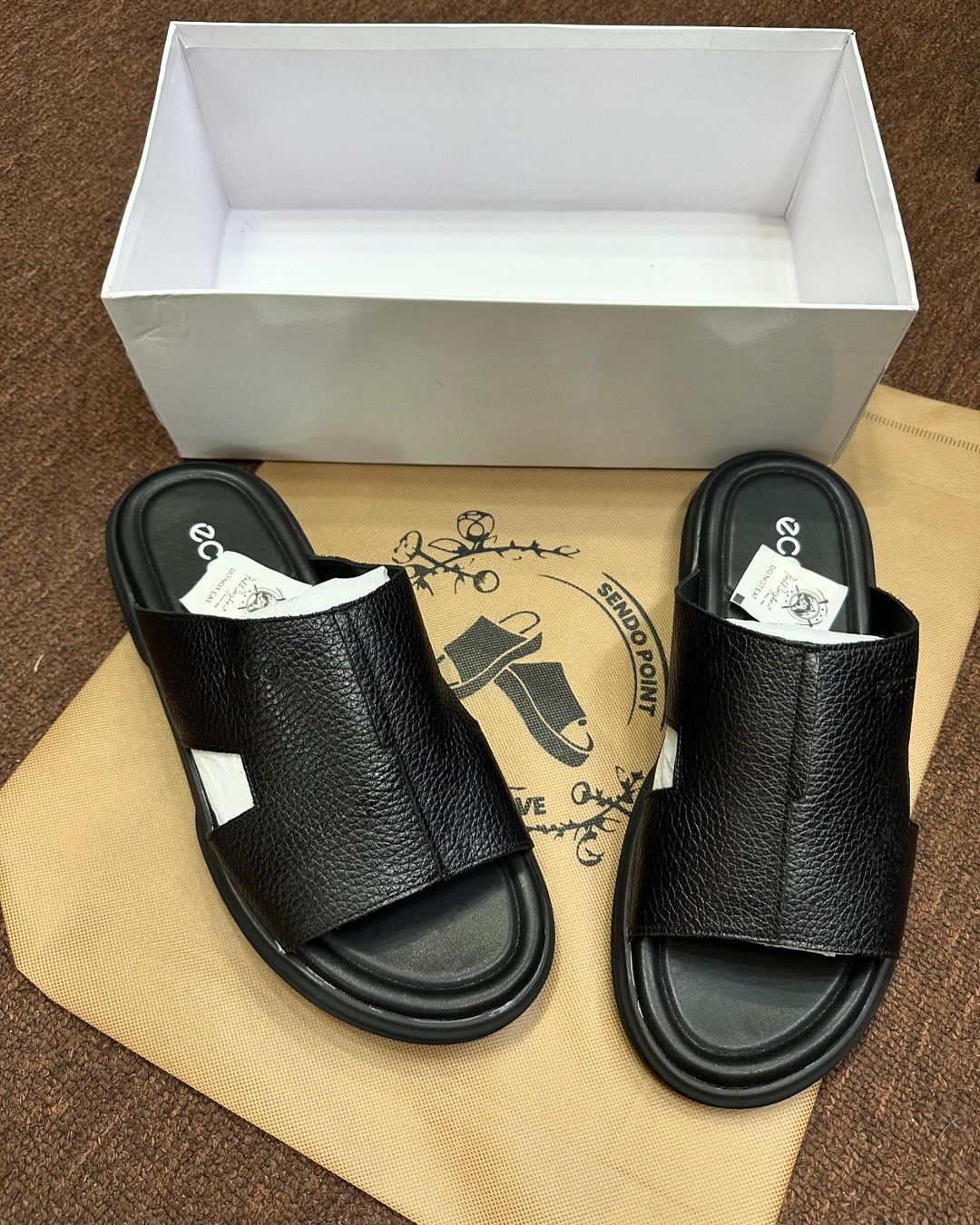 Takeer - TUME RESTOCK SIZE 40 MPAKA 45✅✅✅

MATERIAL NI NGOZI ( VERY COMFORTABLE HAIUMIZI)

DESCENT LOOK AND LONG LASTING 🛍️🪨

BEI NI  75,000/=( FIXED PRIC...