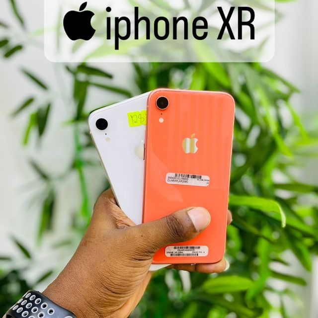 Takeer - Iphone xr 

64gb 520,000/-

128gb 560,000/-

Tupo jengo china plaza duka 112 floor ya 1

No Free delivery 

Tupigie simu ☎️ 
 