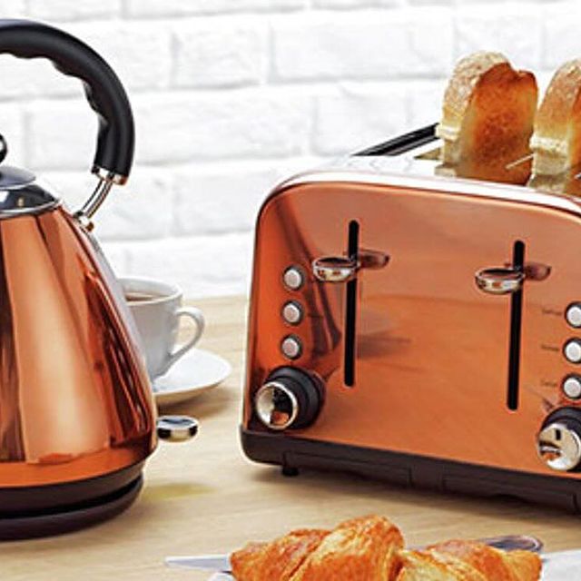 Takeer - Toaster 4 clice & watter kettle 

Full set 155000

Call/ whats up 