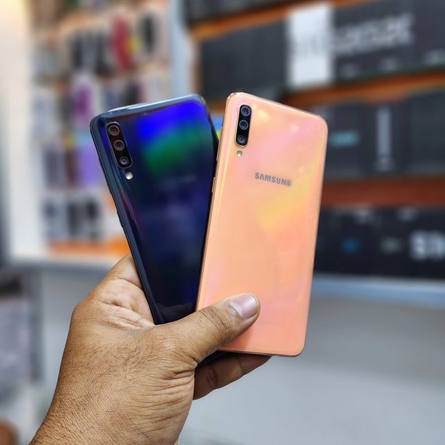 Takeer - SAMSUNG GALAXY A50 64GB LINE1 280,000 🔥🔥🔥
ORIGINAL KABISA KUTOKA MAKAO MAKUU YA SAMSUNG SOUTH KOREA 🇰🇷 
SIO REFURBISHED