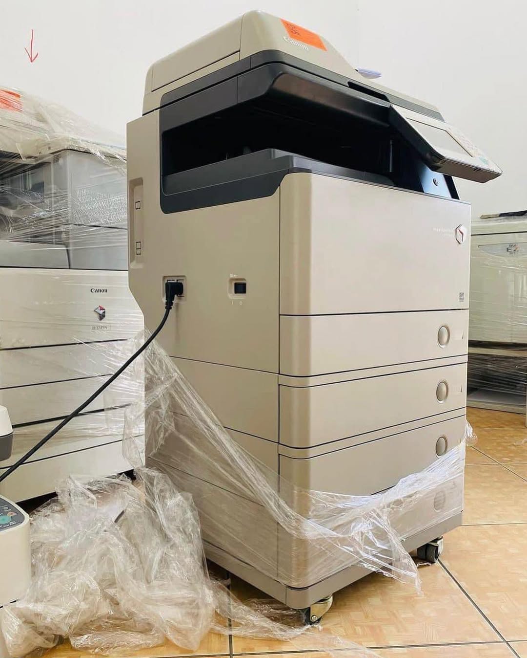 Takeer - CANON IR 400i ✅BLACK AND WHITE PRICE 1,400,000
PRINT
SCANN
COPY
INAGEUZA KARATASI
INA TRAY 2 NA BYPASS
INA ADF (automatic document feeder)
INA MEZA...