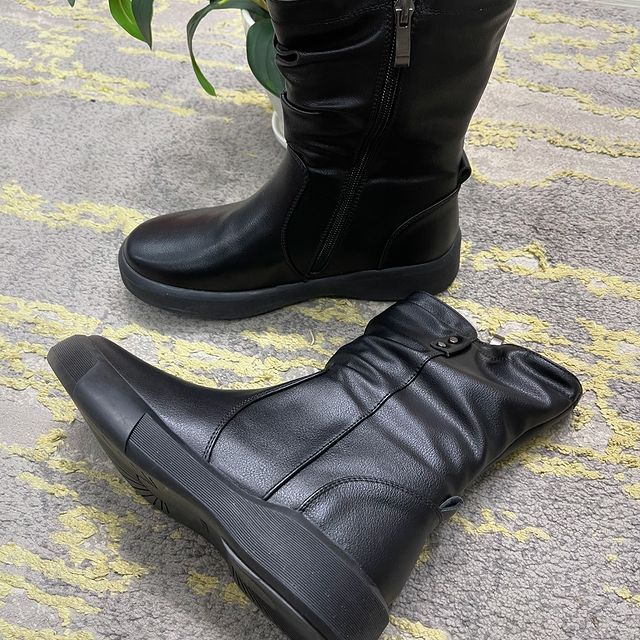 Takeer - 🌟  Arrivals  🌟 Best quality 🔥🔥🔥
Very comfortable 🔥🔥🔥🔥
Available 

//85000

You don’t wanna miss best of the best 🔥🔥🔥

Size 35,36,37,38,...