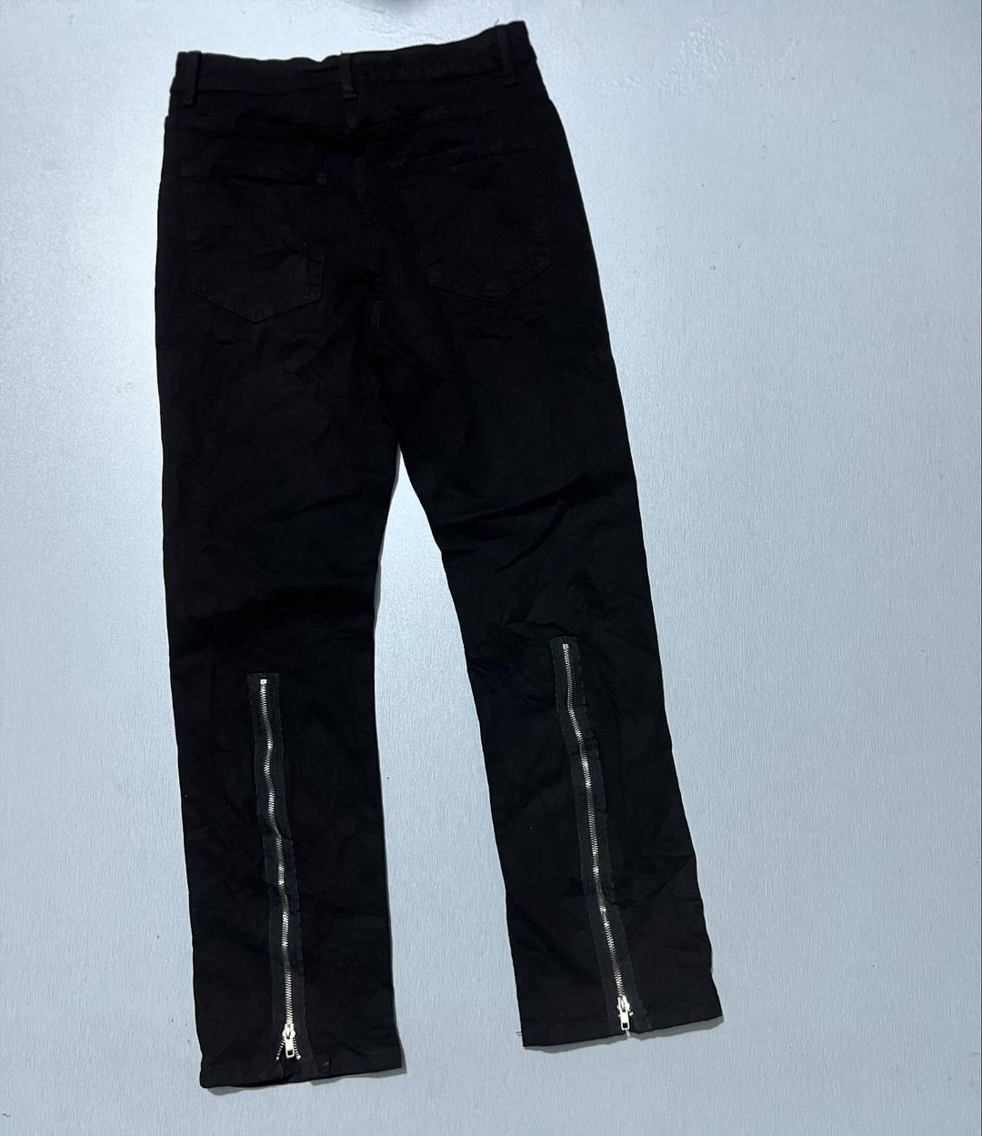 Takeer - Jeans🔥🔥 👉Size :31
 
◽️Price : Tshs 25,000 

◽️📲/Whatsapp  

◽️📍📍Location: Mlimani City Nearby Kakobe church.