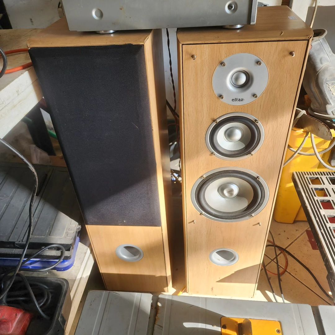 Takeer - SOLD ❌️SOLD ❌️IMEUZWA 
Eltax Tower Speakers Denmark
Model: Concept 180
Long Term Max Power: 90 Watts
Short Term Max Power: 180 Watss
Impedance: 4-8...