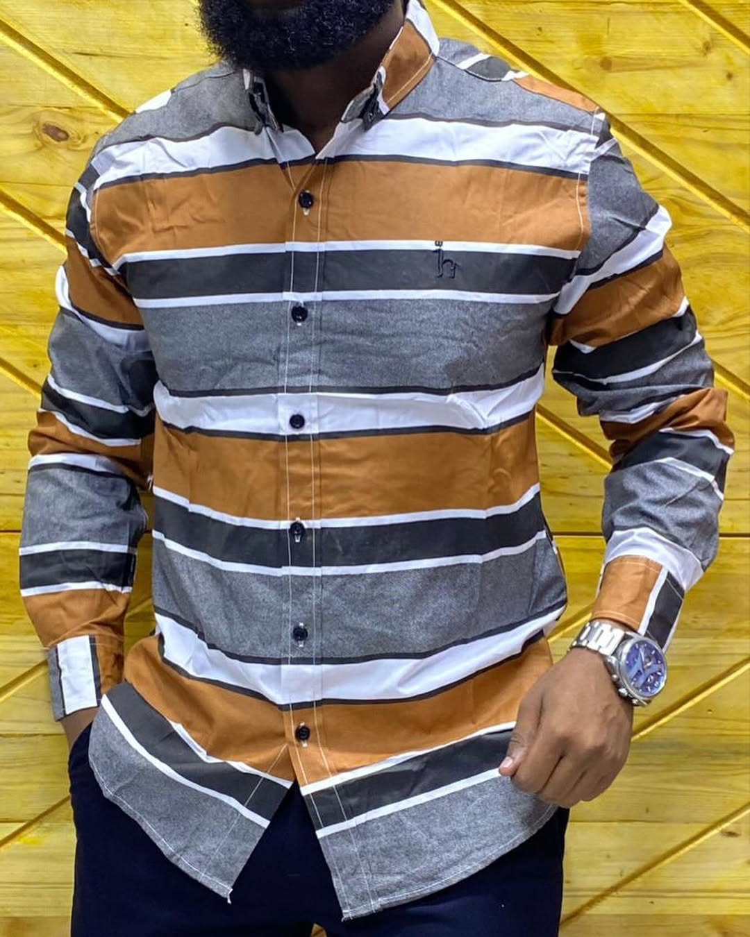 Takeer - SHATI KALIII ALAFU QUALITY ZINAAPATIKANA KWETU 
SWIPE KUONA RANGI BOSS ZANGU ….
BEI:18,000
JUMLA :16,000(5)UNA MIX SIZE 
SIZE :M,L,XL,2Xl,3XL
📍KAR...
