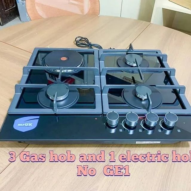 Takeer - Offers Offers mr UK GAS COOKER 
3GAS &1ELECTRIC 
4PLATES 
Size 50x55 
Auto ignition 

Bei = 250,000/=
Free Home Delivery 
Call&WhatsApp 