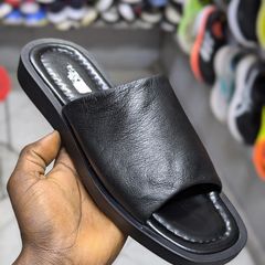 Takeer - ❌❌ sold ❌❌Size 41 price 110,000. WhatsApp☎️  
📍KARUME ILALA ✅ AVAILABLE.  NO FREE DELVERY.  & WhatsApp    Follow 