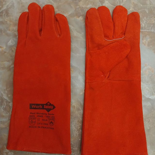 Takeer - Welding leather gloves 16" (made in Pakistan)

Available in wholesale and retail. For more information, call/whatsapp   

Inapatikana kwa jumla na ...