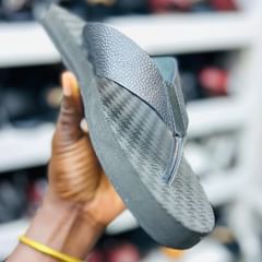 Takeer - 💰Tsh. 30,000/-
📌Thick Sole.. 🩴
📎Size 36 - 45
📞Call/WhatsApp: 