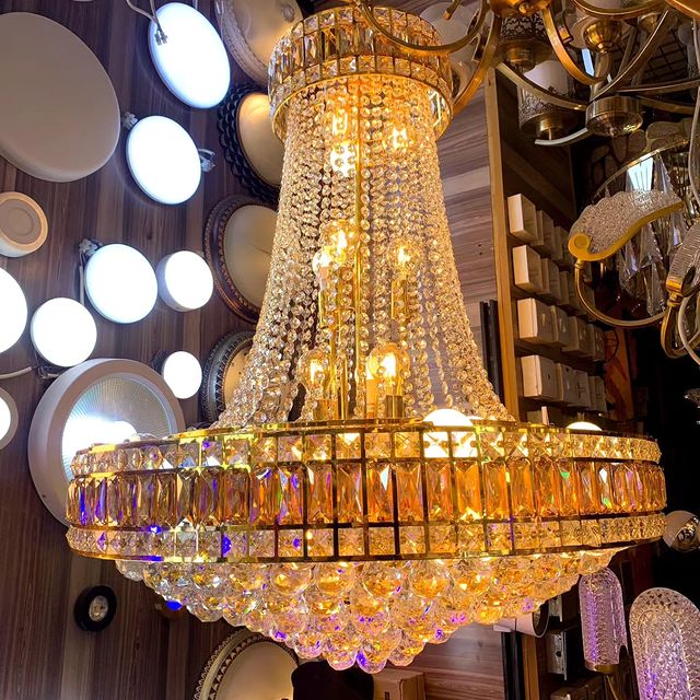 Takeer - Crystal Chandelier Ceiling light ( Inatumia bulb ) Available  

• Taa hii Unafunga Sebureni, Chumbani, Dining room, Ofisini, Dukani, Restaurant, Sa...