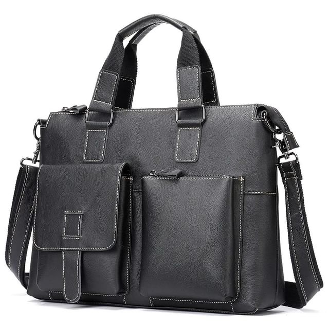 Takeer - Pure leather rahascoleather branded laptop briefcase available 

Price:280,000/=Tshs

Call:
Location:Kinondon mwanamboka opp mwanamboka udart entra...