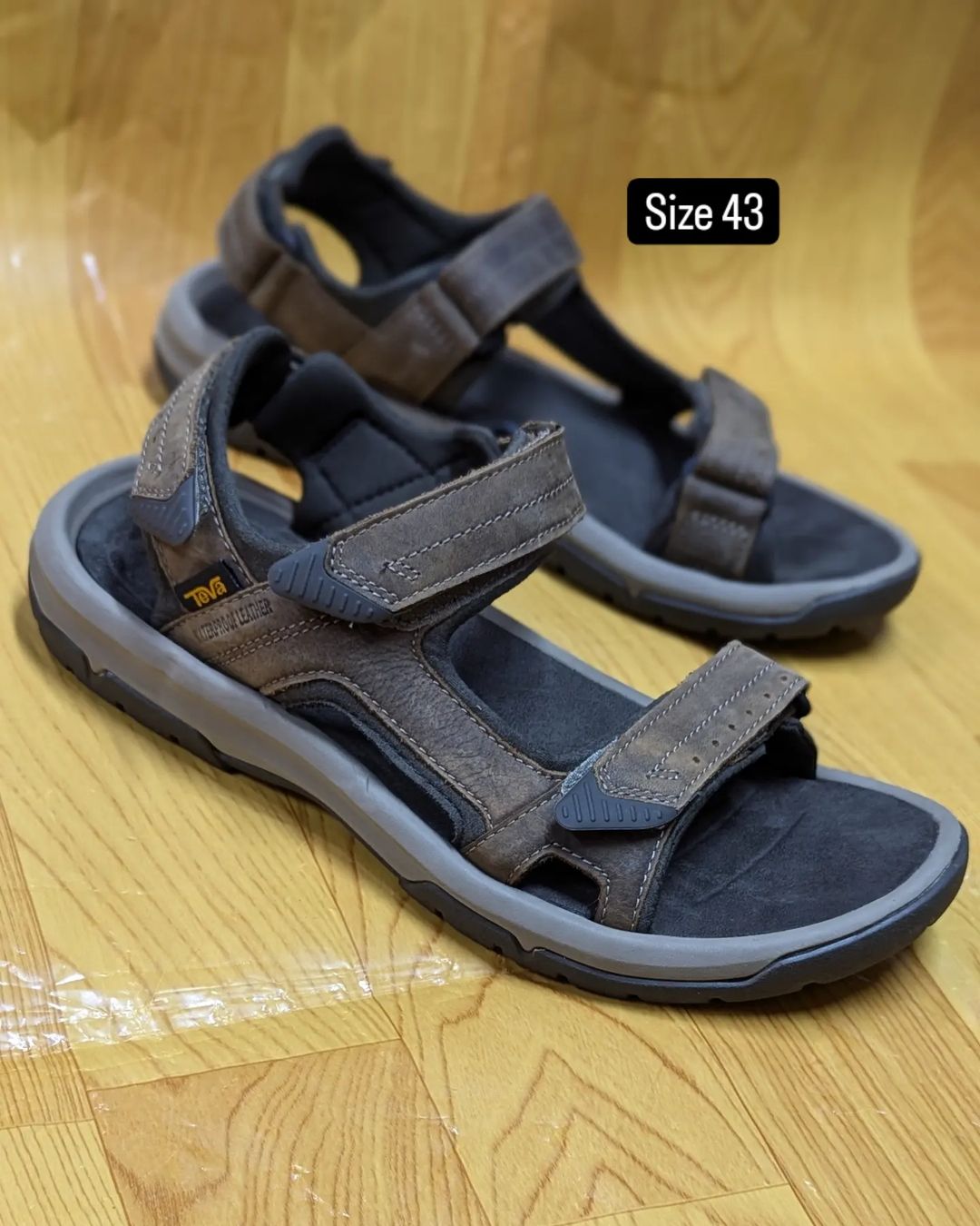 Takeer - Size 43 price 270,000. WhatsApp☎️ &  
📍KARUME ILALA ✅ AVAILABLE.  NO FREE DELVERY.  & WhatsApp    Follow 