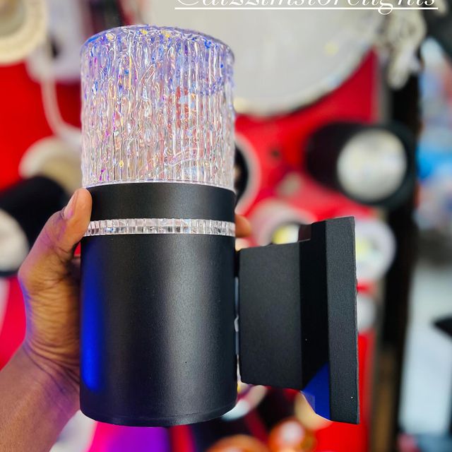 Takeer - WALL LIGHT😍😍🪄🪄 

Ni  muonekano Mpya Wa Taa Hii Ambayo Unaweza Kufunga  Ukutani Outdoors &Indoors Kama Garden, Pathways, kitchen, 
 Ni Taa Ambay...