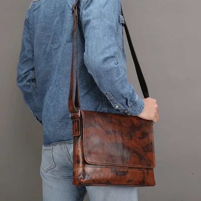 Takeer - Pure leather laptop bag

Price:200,000/=Tshs

Size:13” and 12”

Call:
Location:Kinondon mwanamboka