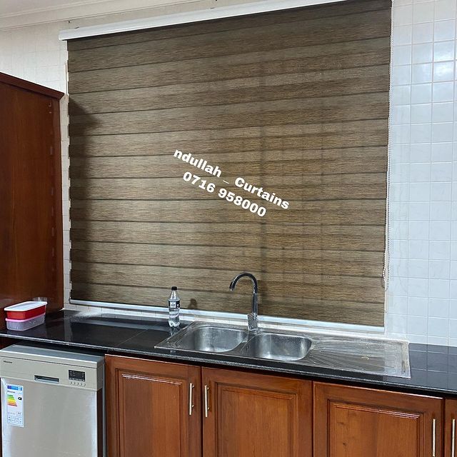 Takeer - Zebra blinds🔥

Kitchen Blinds Curtains 

Square meter: 80,000

Call/WhatsApp : / 
Karibu sanaa