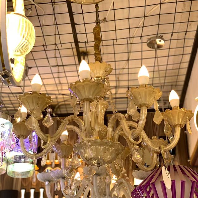 Takeer - Pendat Ceiling light ( Inatumia candle bulb ) Available  

• Taa hii Unafunga Sebureni, Chumbani, Dining room, Ofisini, Dukani, Restaurant, Saloon,...