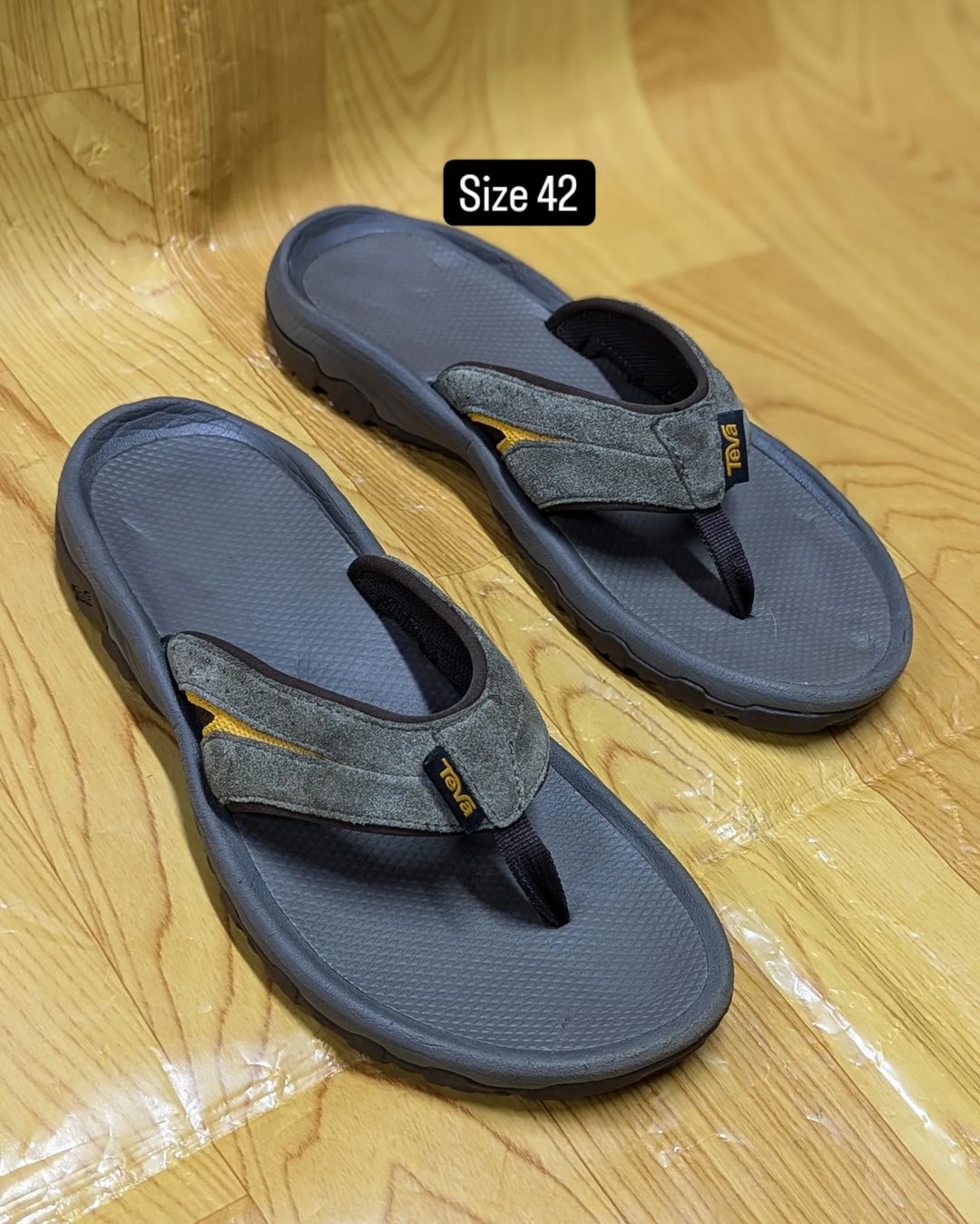 Takeer - ❌❌ Sold ❌❌Size 42  price 120,000. WhatsApp☎️ , &  
📍KARUME ILALA ✅ AVAILABLE.  NO FREE DELVERY.  & WhatsApp    Follow 
