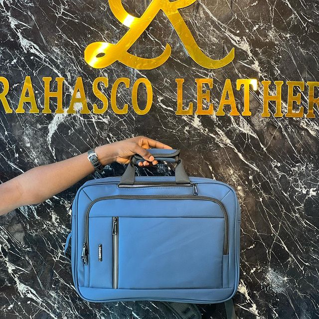 Takeer - Waterproof laptop handbag/backpack available now at a discounted price

Price:85,000/=Tshs

Call:
Location:Kinondon mwanamboka