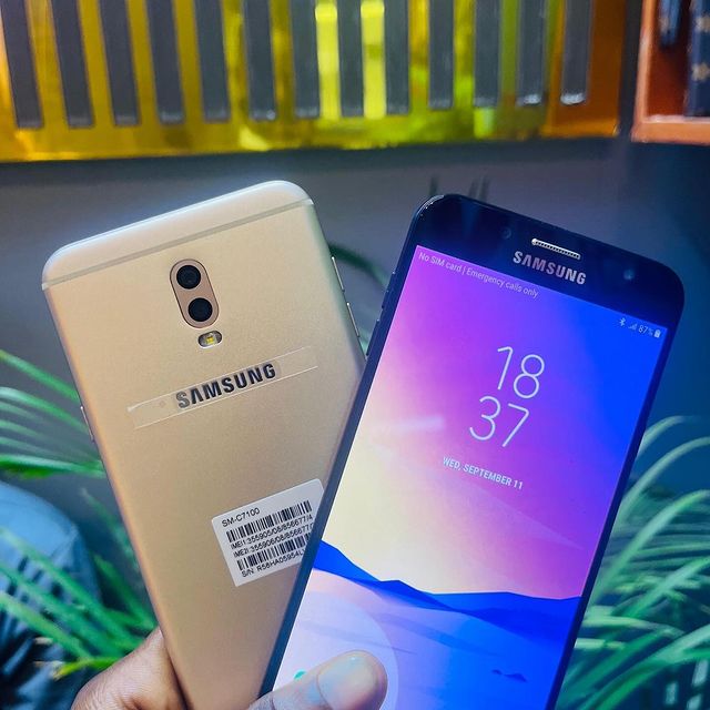 Takeer - Samsung galaxy C8
❇️Gb128
❇️Ram6
❇️Camera nzuri
❇️Inatunza chaji 
❇️Battery 3000mAh
💰Bei 180,000/=
📞Call/WhatsApp 
Tunapatikana kariakoo mtaa wa ...