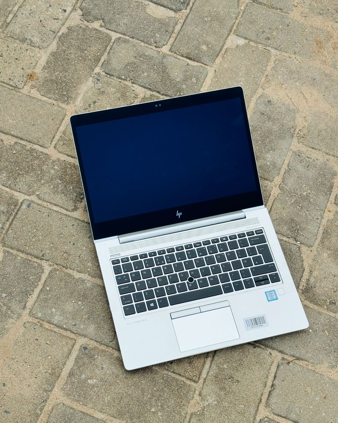 Takeer - Hp Elitebook 830 G5 
TOUCH SCREEN 
Free bag 💼 

Price 900,000/=

Condition : Used Grade 1 Clean As New ✅

brand : Hp
model : Hp Elitebook 830 G5

...