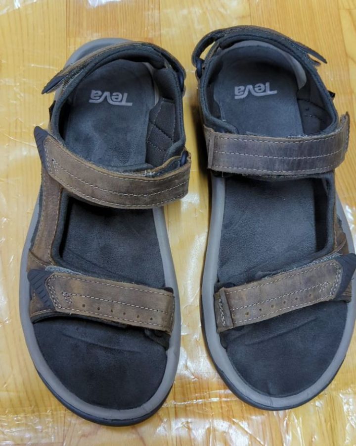 Takeer - Size 43 price 270,000. WhatsApp☎️  
📍KARUME ILALA ✅ AVAILABLE.  NO FREE DELVERY.  & WhatsApp    Follow 