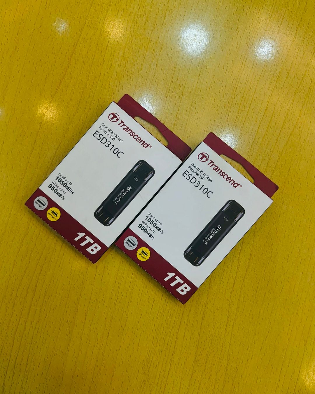 Takeer - Transcend®️ Portable External SSD
Model: ESD310C
Capacity 1TB
 
Read up to 1050MB/s
Write up to 950MB/s
USB Type-A
USB Type-C

Price Tsh 350,000/= ...