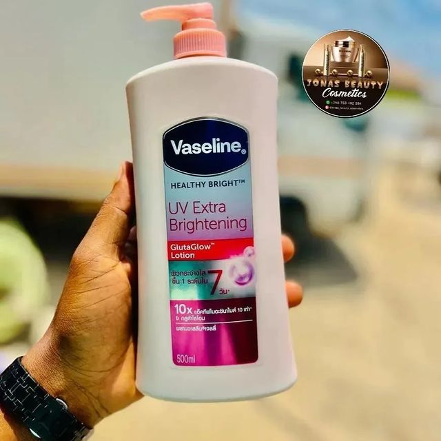 Takeer - VASELINE GLUTA GLOW 
jaman wapenz wa ku glow ambao
Hawana mambo mengi hii isikupite
Jaman yan una glow vzr 
Ina UV yakutosha kukukinga na jua
Hivo ...