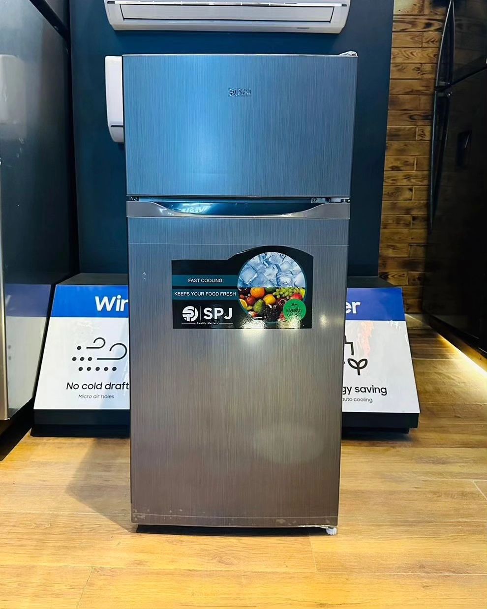 Takeer - Reposted  Offers 🔥Offers 🔥
🔔 *NEW ARRIVAL*🔔
*SPJ TOP MOUNT FRIDGE*

Model: RF-TSLW140C
Capacity: 112 L

Price: 550,000 

Call or WhatsApp 
DUKA...