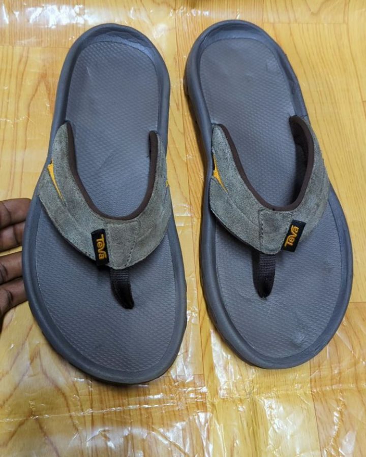 Takeer - ❌❌ sold ❌ Size 42  price 120,000. WhatsApp☎️ , &  
📍KARUME ILALA ✅ AVAILABLE.  NO FREE DELVERY.  & WhatsApp    Follow 