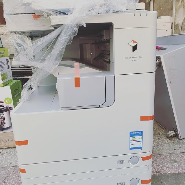 Takeer - CANON IR 2520,✅✅✅ ZIPO PRICE 2,000,000
PRINT 
SCANN
COPY
INAGEUZA KARATASI
INATOA A3 &A4
INATOA COPY 20 KWA DAKIKA
INA TRAY 2 NA BYPASS
INA PORT YA...