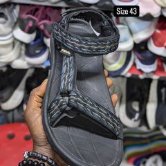 Takeer - Size 43 price 270,000. WhatsApp☎️  
📍KARUME ILALA ✅ AVAILABLE.  NO FREE DELVERY.  & WhatsApp    Follow 