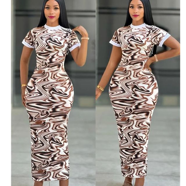 Takeer - Dress tsh 28000
Free size 
WhatsApp 